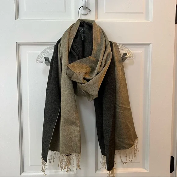 Brand New with Tags Black & Gold Silk and Cashmere Fringed Scarf - NWT - Picture 6 of 6